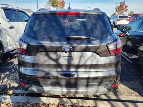 Used 2017 Ford Escape SE w/ Equipment Group 201A image 4