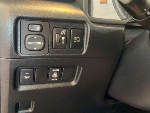 Used 2020 Toyota 4Runner SR5 AWD/4WD image 20