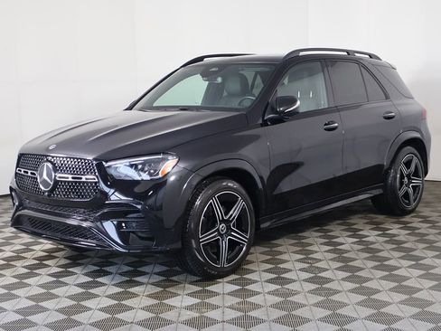 Used 2025 Mercedes-Benz GLE 350 4MATIC w/ AMG Line Exterior image 8