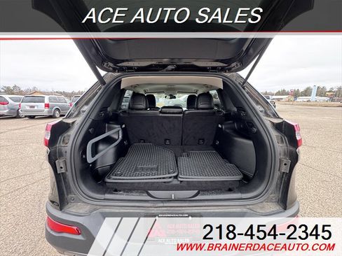 Used 2015 Jeep Cherokee Trailhawk w/ Comfort/Convenience Group image 18