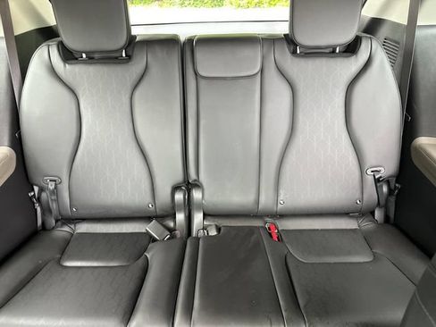 Used 2026 Kia Carnival EX FWD image 18