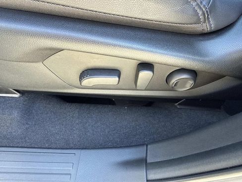 Used 2025 Subaru Forester Limited image 26