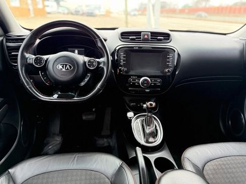 Used 2018 Kia Soul ! FWD image 24