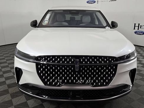 Used 2026 Lincoln Nautilus Premier AWD/4WD image 2