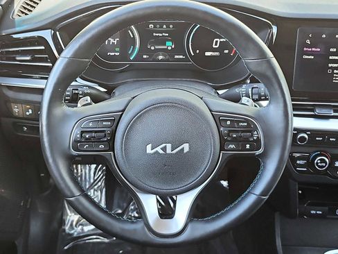 Used 2022 Kia Niro EX Premium w/ Cold Weather Package image 19