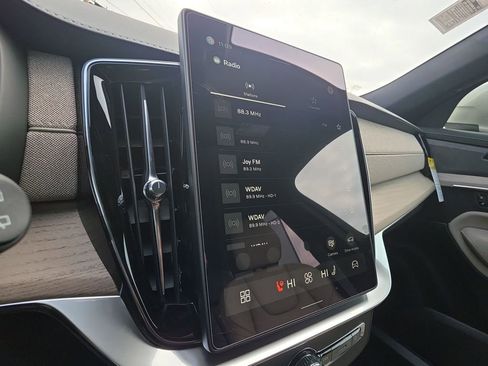 New 2026 Volvo XC90 B6 Ultra w/ Lounge Package image 22