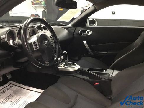 Used 2008 Nissan 350Z Enthusiast RWD image 19