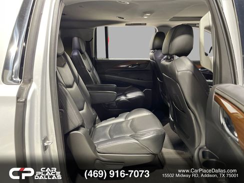 Used 2020 Cadillac Escalade ESV Luxury RWD image 32