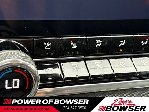 Used 2026 Chevrolet Colorado Z71 w/ Technology Package AWD/4WD image 8