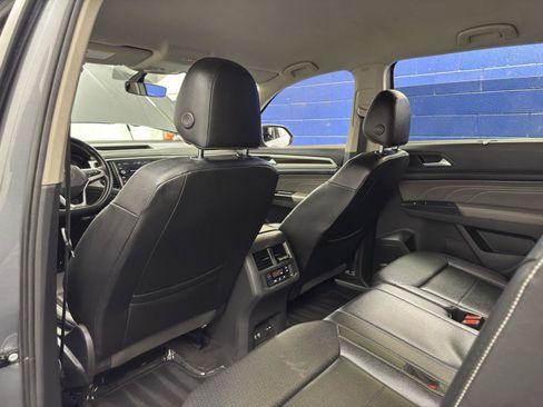 Used 2021 Volkswagen Atlas SE image 23