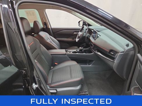 Used 2025 Nissan Rogue SV AWD/4WD image 12
