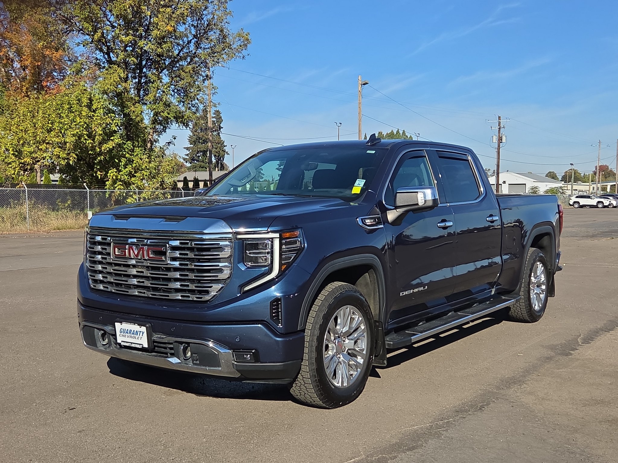 Used 2022 GMC Sierra 1500 Denali w/ Technology Package AWD/4WD image 2