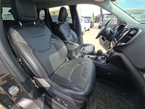Used 2020 Jeep Cherokee Limited AWD/4WD image 6