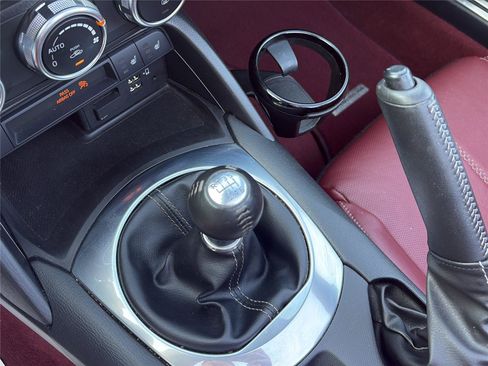 Used 2020 MAZDA MX-5 Miata 100th Anniversary RWD image 29
