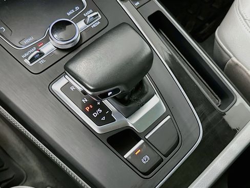 Used 2019 Audi Q5 2.0T Premium Plus w/ Premium Plus Package AWD/4WD image 25