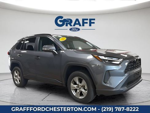 Used 2025 Toyota RAV4 XLE AWD/4WD image 4