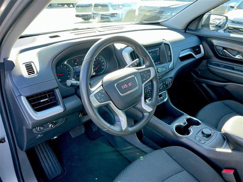 Used 2024 GMC Terrain SLE w/ Driver Convenience Package image 10