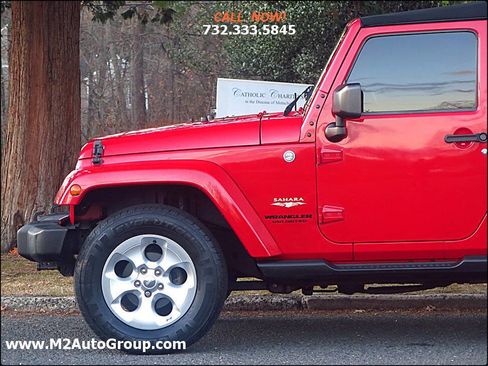 Used 2015 Jeep Wrangler Unlimited Sahara w/ Dual Top Group image 15