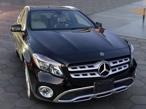Used 2018 Mercedes-Benz GLA 250 GLA 250 4MATIC Sport Utility 4 w/ Premium Package image 18