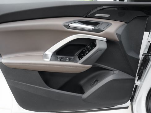 Certified 2025 Audi Q5 Premium Plus w/ Premium Plus AWD/4WD image 19