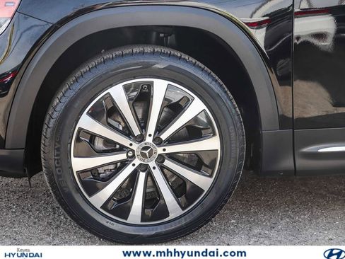Used 2022 Mercedes-Benz GLB 250 w/ Premium Package Lite image 9