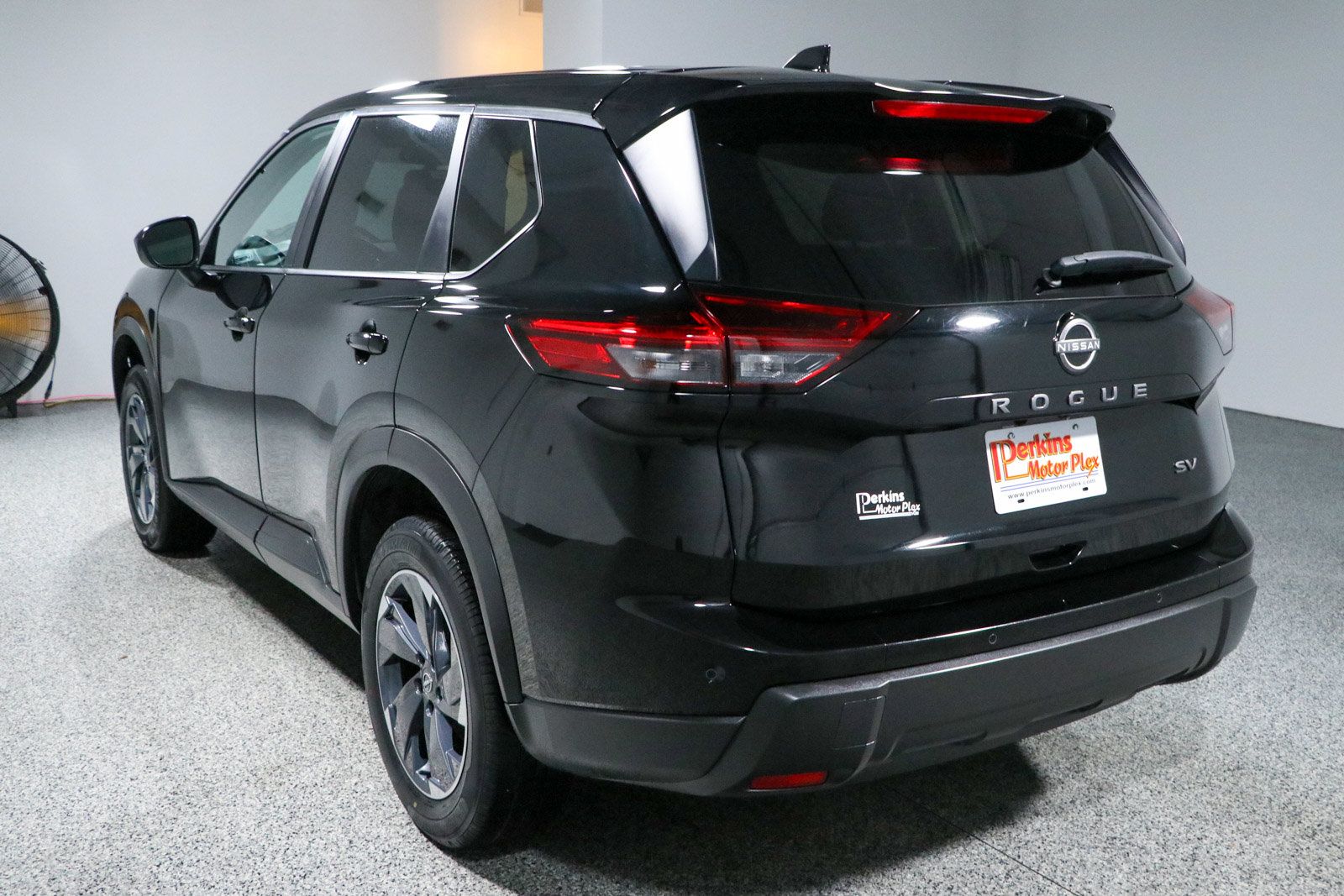 Used 2024 Nissan Rogue SV FWD image 9