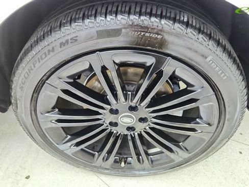 Used 2025 Land Rover Range Rover SE AWD/4WD image 58