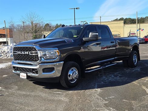 Used 2024 RAM 3500 Tradesman w/ Towing Technology Group image 3