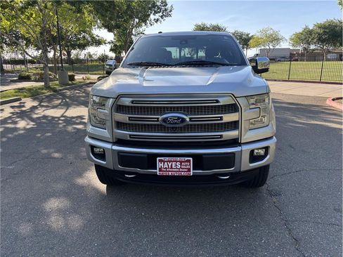 Used 2016 Ford F150 Platinum w/ Equipment Group 701A Luxury AWD/4WD image 4