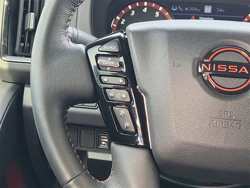 Used 2025 Nissan Frontier PRO-4X w/ Pro Premium Package image 27