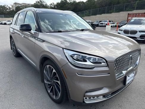 Used 2020 Lincoln Aviator Reserve w/ Equipment Group 202A AWD/4WD image 3