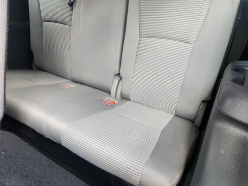 Used 2021 Toyota Highlander L FWD image 31