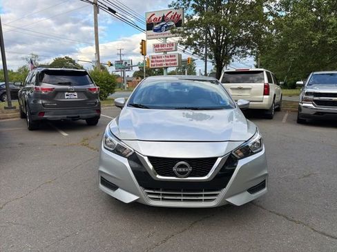 Used 2021 Nissan Versa SV FWD image 2