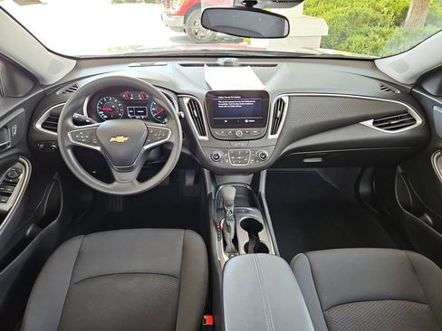 Used 2025 Chevrolet Malibu LT FWD image 9