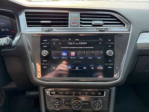 Used 2021 Volkswagen Tiguan SEL AWD/4WD image 21