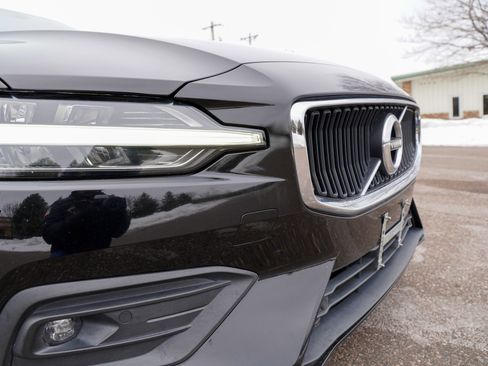 Used 2021 Volvo S60 T5 Momentum image 20