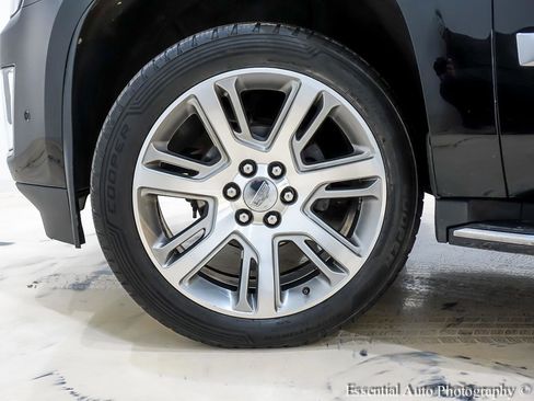 Used 2018 Cadillac Escalade Luxury image 12