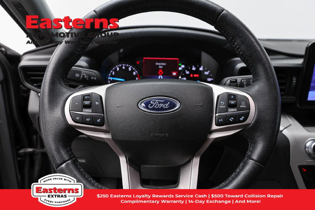 Used 2023 Ford Explorer XLT AWD/4WD image 11