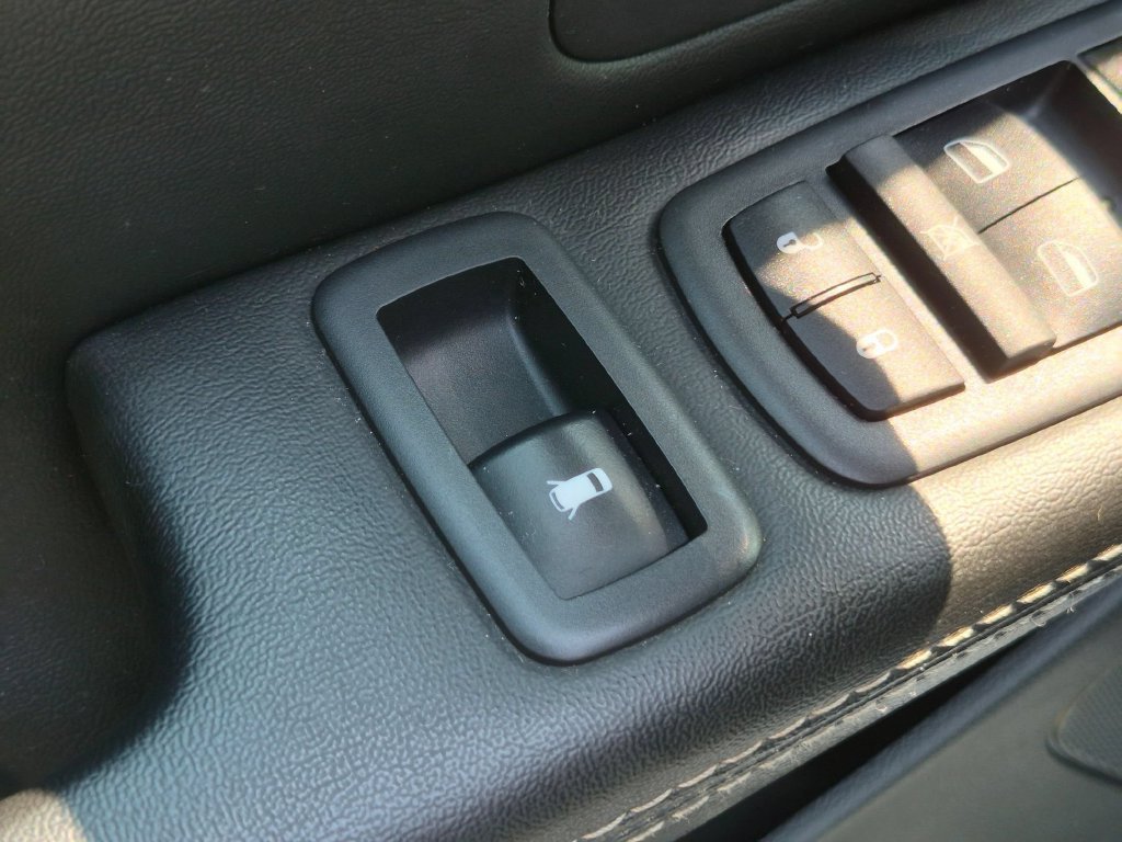 Used 2018 Dodge Grand Caravan SE FWD image 13