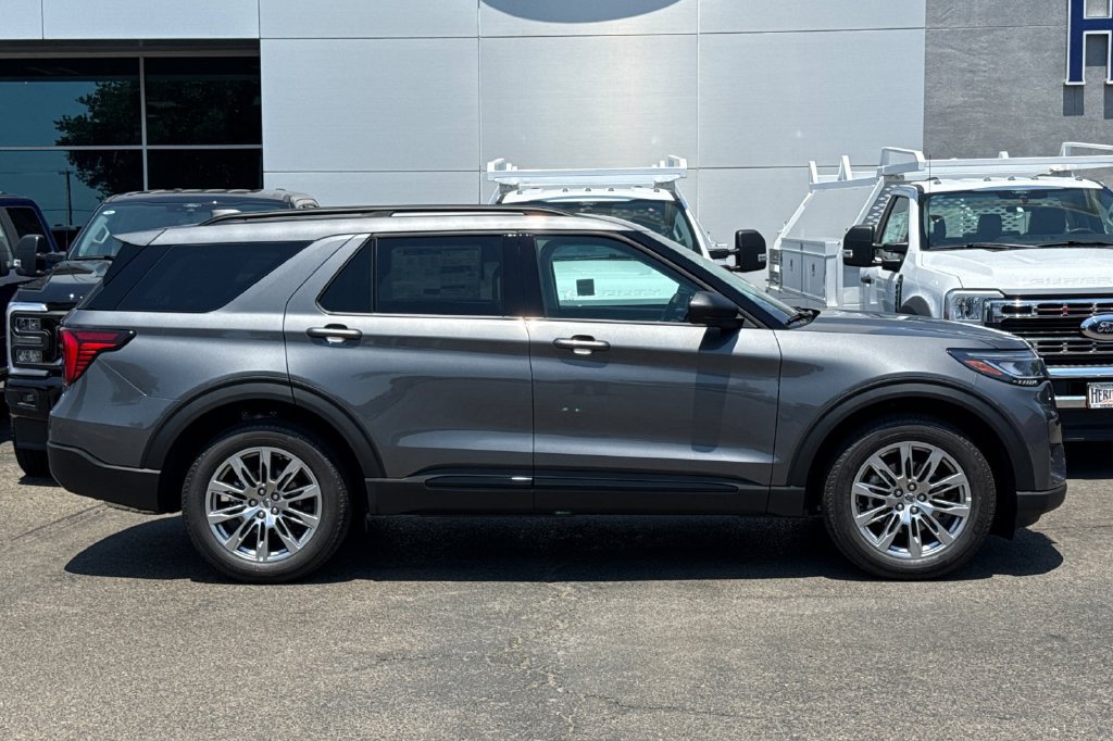 New 2026 Ford Explorer Active w/ Active Comfort Package AWD/4WD image 3