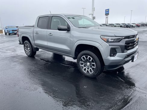 Used 2023 Chevrolet Colorado LT w/ LT Convenience Package III image 7