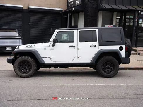 Used 2016 Jeep Wrangler Unlimited Sport AWD/4WD image 4