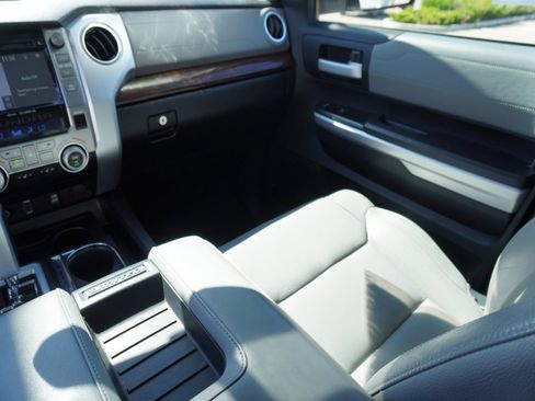 Used 2017 Toyota Tundra Limited image 17