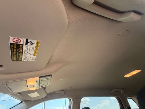 Certified 2023 Nissan Rogue SV FWD image 25
