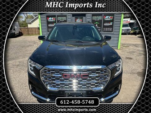 Used 2022 GMC Terrain SLT w/ Tech Package AWD/4WD image 1