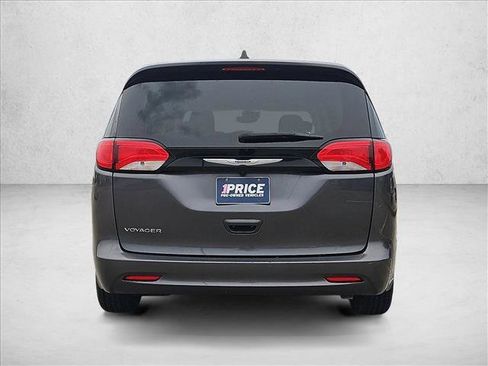 Used 2023 Chrysler Voyager LX FWD image 6