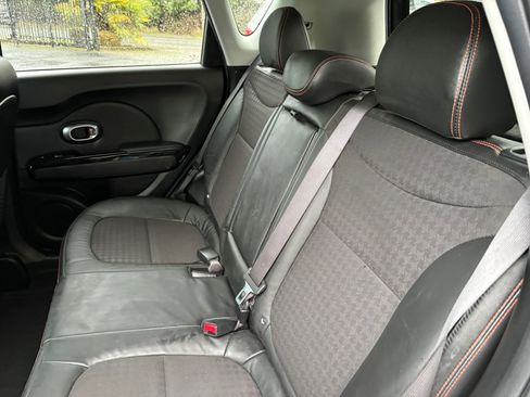 Used 2017 Kia Soul ! w/ Tech Package FWD image 17