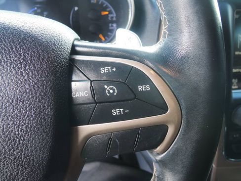 Used 2017 Jeep Grand Cherokee Limited AWD/4WD image 15