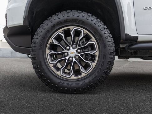 Used 2022 Chevrolet Colorado ZR2 image 9