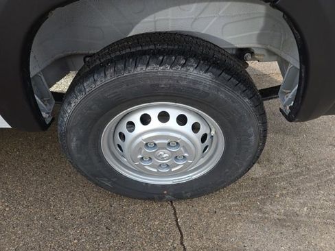 Used 2025 RAM ProMaster 1500 w/ Convenience Group FWD image 9